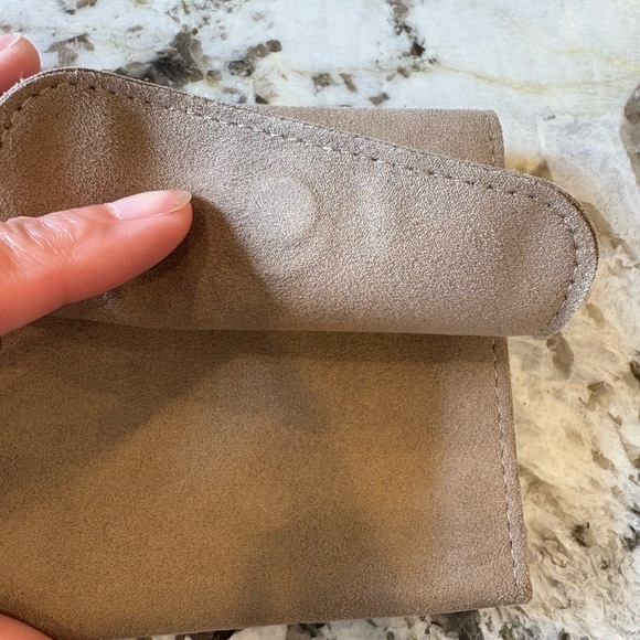 David Yurman Moleskin bracelet bag with magnet - Picture 5 of 6